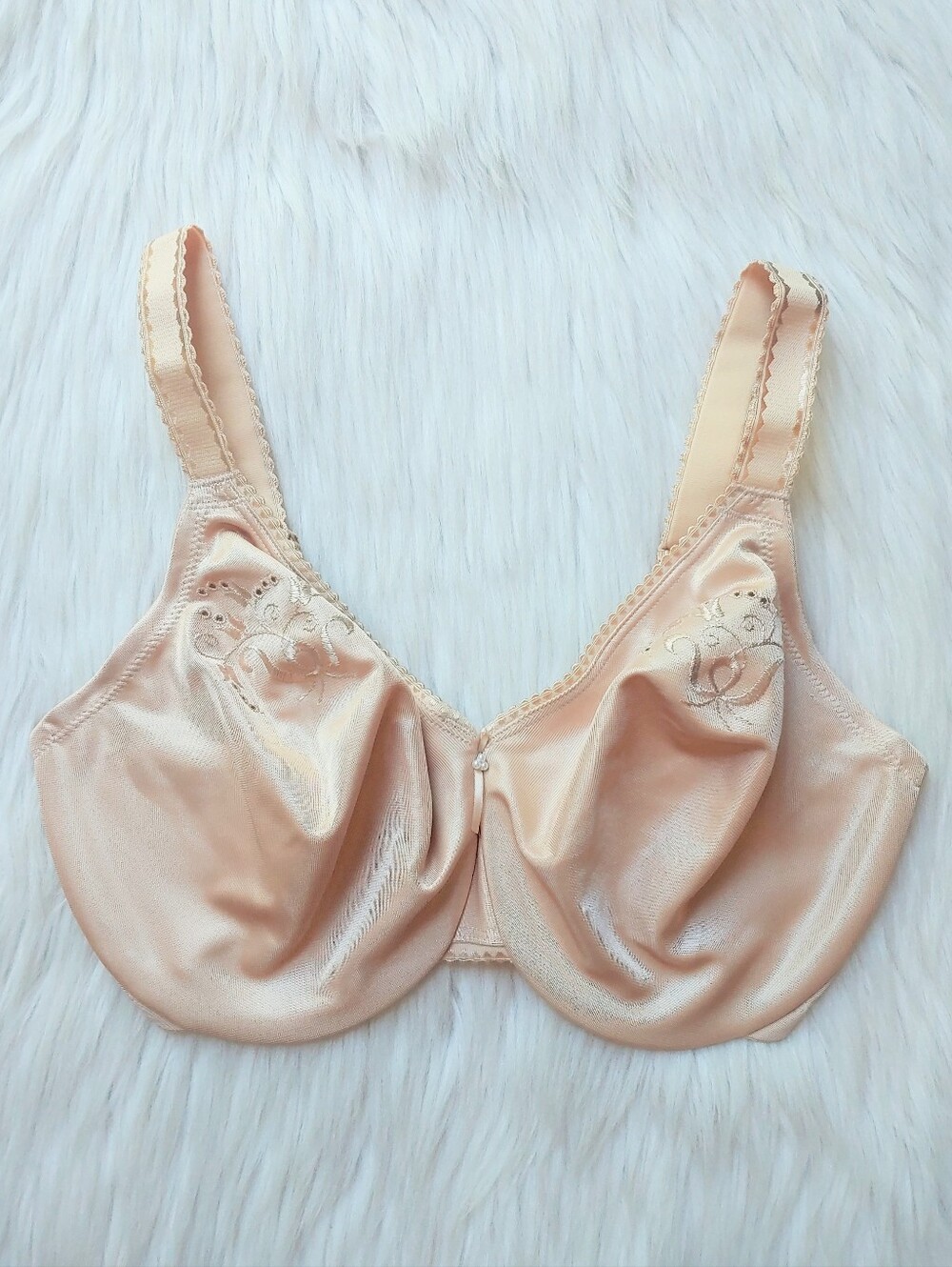Wacoal Light Beige/ Nude Minimizer Bra, 32DDD  (~32F)